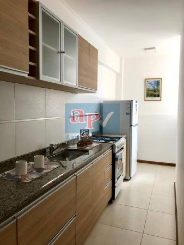 VENTA DEPARTAMENTO 3 AMBIENTES, AMOBLADO Y RECICLADO A NUEVO. SAN MARTIN 2500