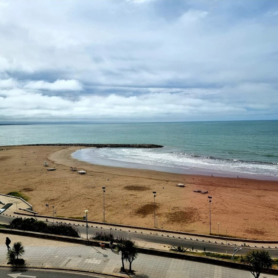 VENTA: EXCLUSIVO PISO FRENTE AL MAR - VARESE,  7 AMBIENTES Y DOS COCHERAS. - SOBRE BOULEVARD MARITIMO-