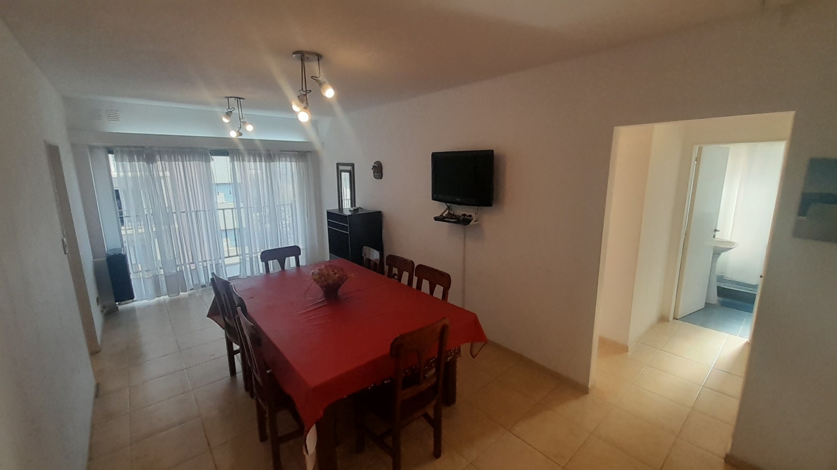 VENTA:  EXCELENTE DEPARTAMENTO -4 AMBIENTES-  CORDOBA 1600.