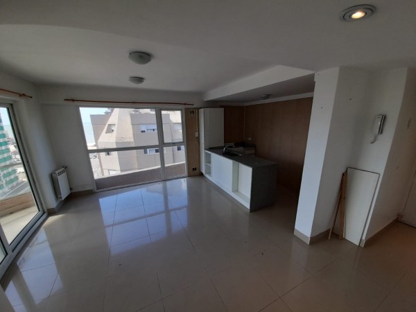 VENTA 2 AMB A LA CALLE CON VISTA AL MAR EXCELENTE UBICACION