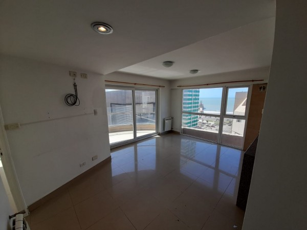 VENTA 2 AMB A LA CALLE CON VISTA AL MAR EXCELENTE UBICACION