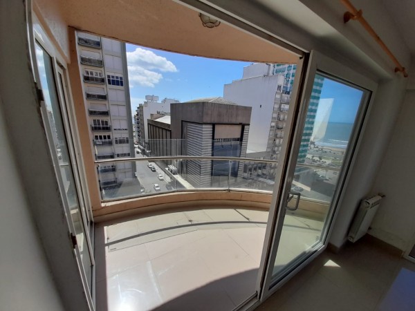 VENTA 2 AMB A LA CALLE CON VISTA AL MAR EXCELENTE UBICACION