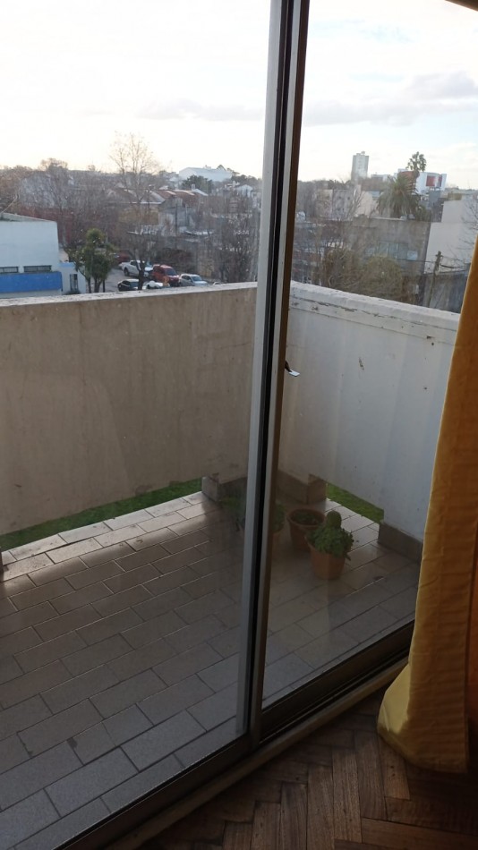 Venta departamento 4 ambientes + Cochera cubierta (9 de Julio y Peru)