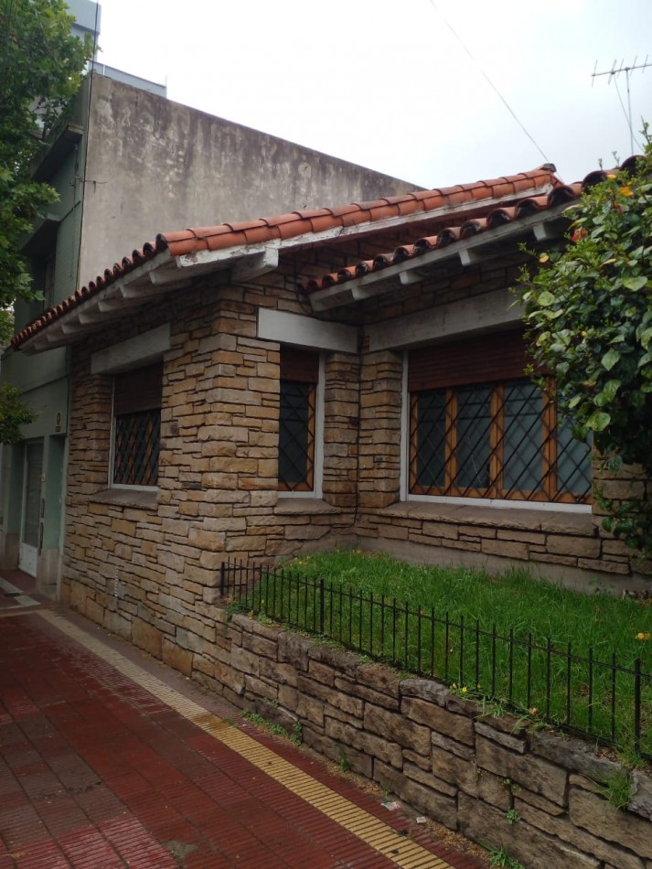 CHALET EN VENTA CON RENTA COMERCIAL