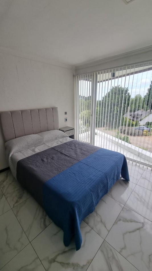 ALQUILER  TEMPORADA  SIERRA DE LOS PADRES  - CHALET  MODERNO CON PILETA, GRAN PARQUE,  ZONA 5 ESQUINAS 