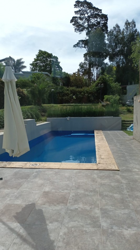 ALQUILER  TEMPORADA  SIERRA DE LOS PADRES  - CHALET  MODERNO CON PILETA, GRAN PARQUE,  ZONA 5 ESQUINAS 