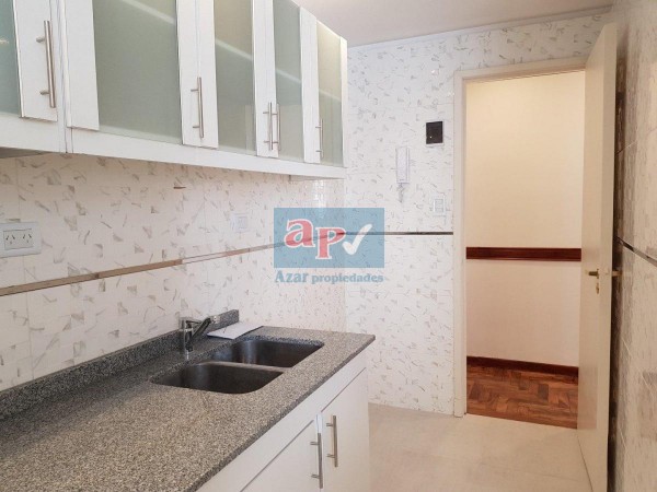 Venta departamento de 2 ambientes RECICLADO CON COCHERA PLAZA COLON 