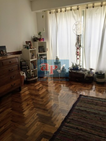 Venta departamento de 2 ambientes RECICLADO CON COCHERA PLAZA COLON 